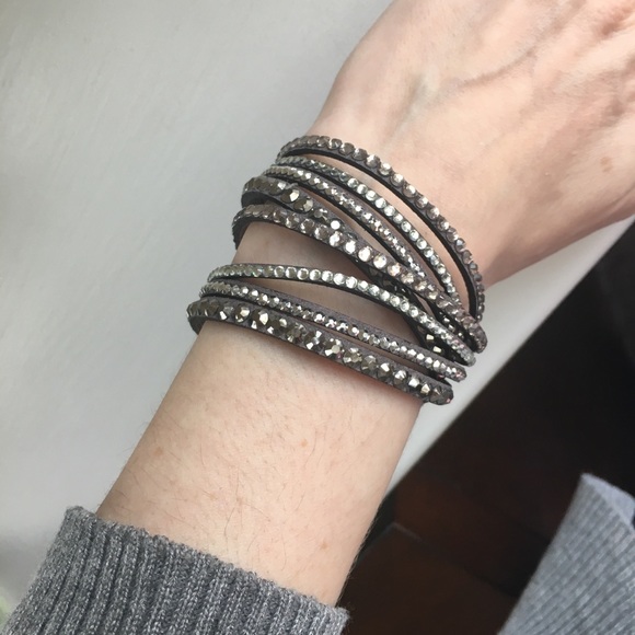 1 left! Leather Crystal Bracelet in gray/silver, - Picture 2 of 3